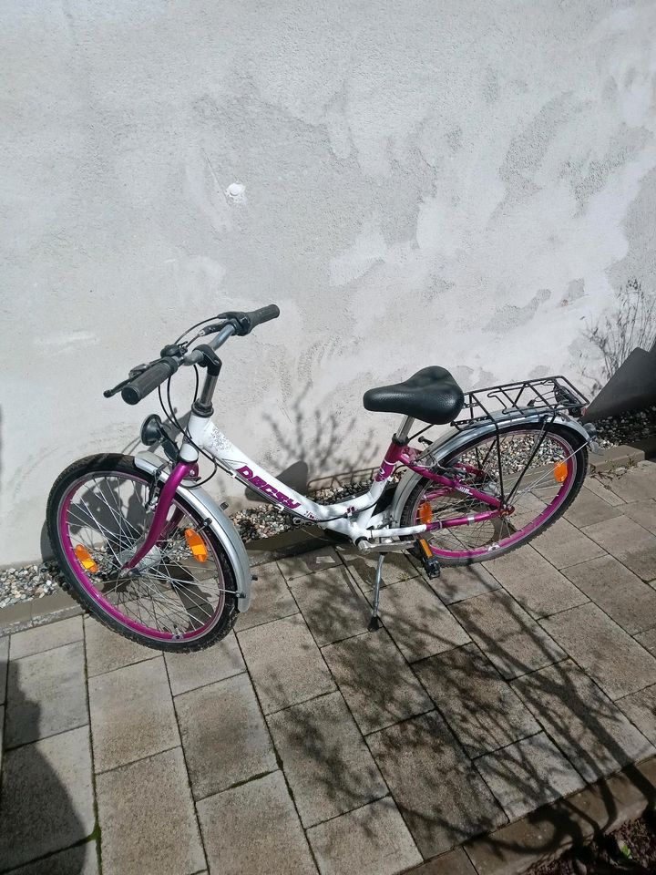 Kinder Fahrrad lila weiß in Ottweiler