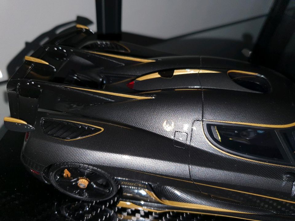 Koenigsegg Agera RS Phoenix 1:18 Frontiart in Regensburg