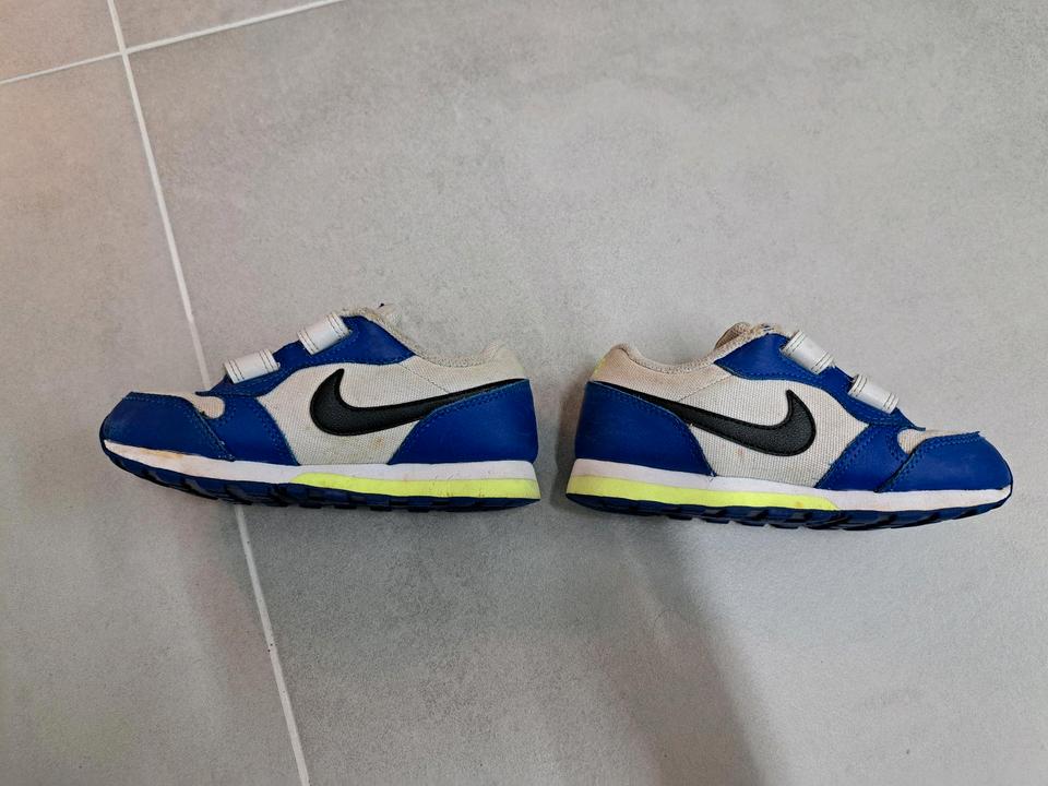 Nike Sneaker Schuhe Halbschuhe Gr. 27,5 Räuberschuh in Bretzfeld