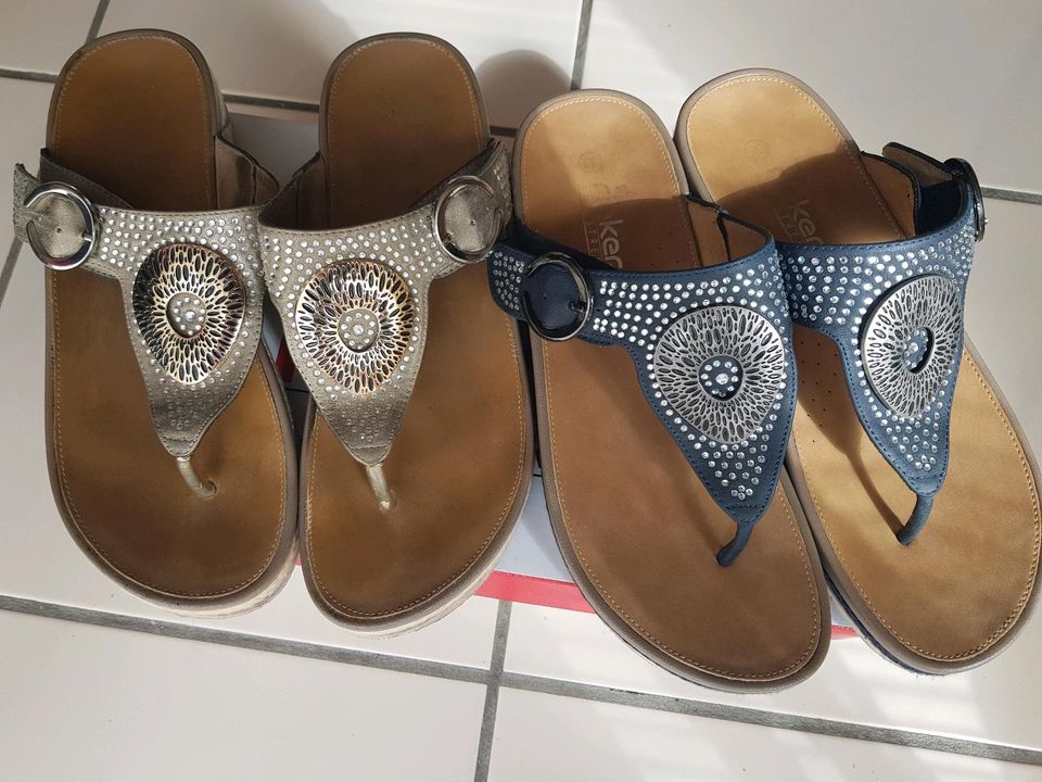 Rieker Keil Zehentrenner Flip Flops beige/dunkelblau Strass,Gr.38 in Saarbrücken