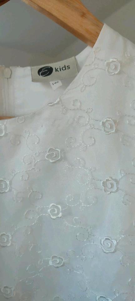 Kommunionskleid Erstkommunion Kleid 146 schlicht weit Blumen in Neuler