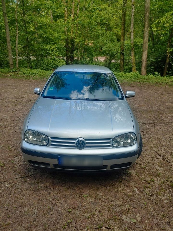 Volkswagen Golf 1.6 Basis Variant Basis in Sailauf