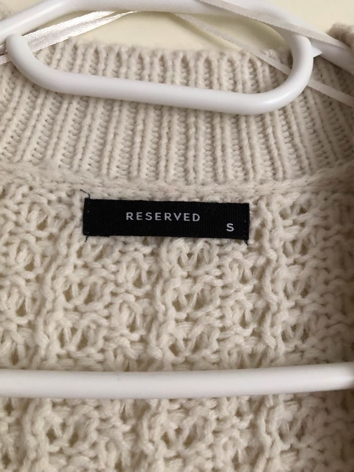 Neu * Reserved Strickjacke Gr.S in Mörfelden-Walldorf