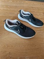 Nike Sneaker Gr. 35 schwarz Rheinland-Pfalz - Idar-Oberstein Vorschau