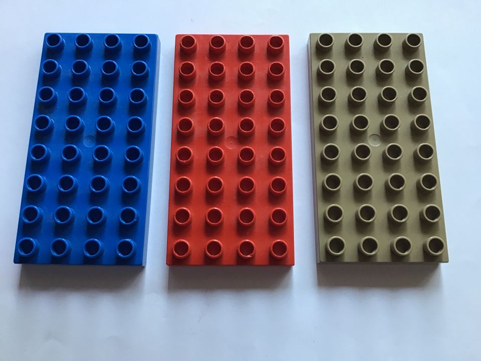 Lego Duplo Platten Bauplatten 4x8, 32 Noppen, blau rot hellbraun in Kempen