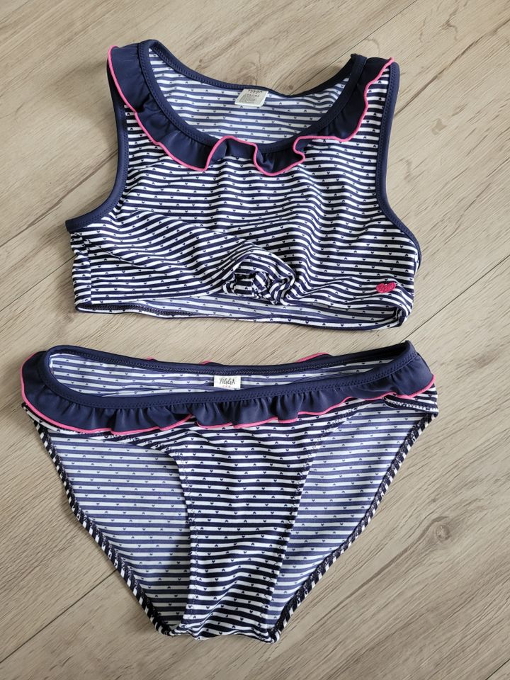 Mädchen Bikini maritim blau weiß gestreift Herzchen Gr.146/152 in Rietberg