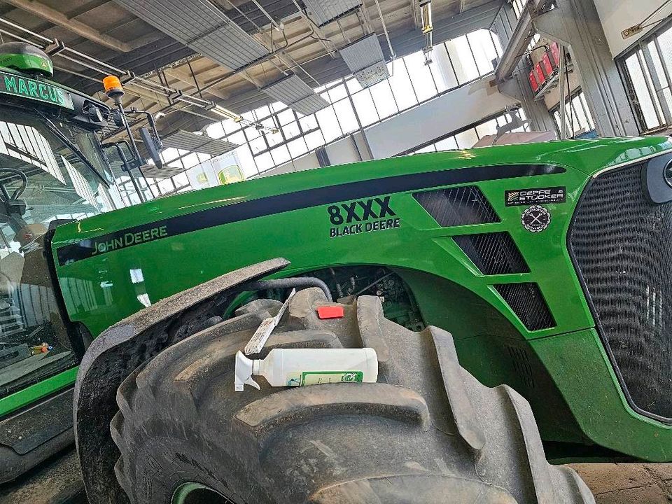 John Deere 6R / 7R schwarze Beklebung / Aufkleber für Motorhaube in Bayern  - Gaukönigshofen, Gebrauchte Agrarfahrzeuge kaufen