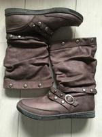 Stiefel echt Leder mit Nieten Gr. 39 Nordrhein-Westfalen - Krefeld Vorschau