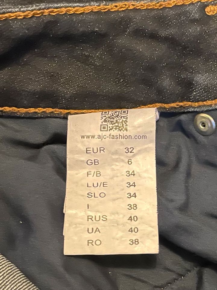 Jeans ungetragen in Leipzig