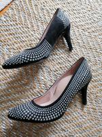 Tamaris Highheels schwarz Leder silberne Nieten Gr. 39 neu heart Nordrhein-Westfalen - Bad Driburg Vorschau