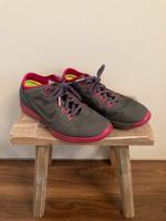 Nike Lauf- / Sportschuhe 36 grau rosa Eimsbüttel - Hamburg Rotherbaum Vorschau