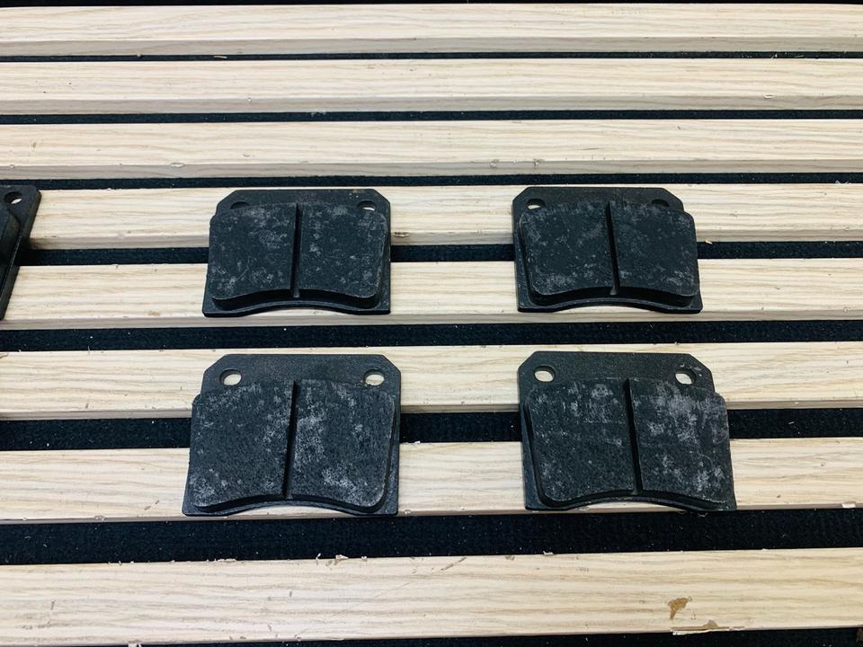 Aston Martin DB7 Bremsbeläge Vorne Hinten 2885455 2885675 in Küstriner Vorland