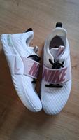 Neuwertig! Nike Turnschuhe Sneaker in Gr. 38 Thüringen - Hildburghausen Vorschau