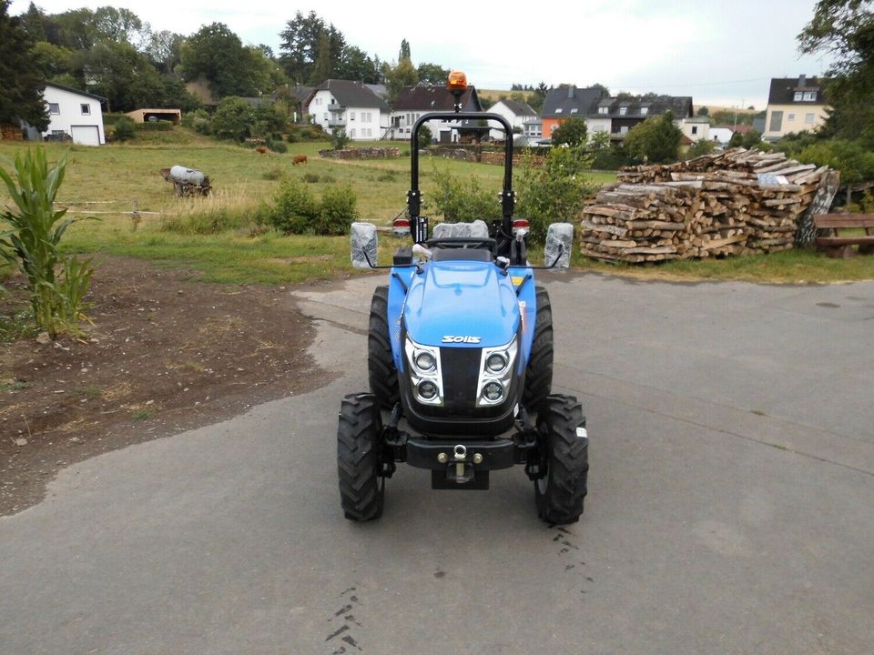 Solis 26 Traktor Kleintraktor mit Ackerstollenbereifung Neu in Brockscheid