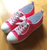 GUESS Sneaker Größe 40 Kr. München - Oberschleißheim Vorschau