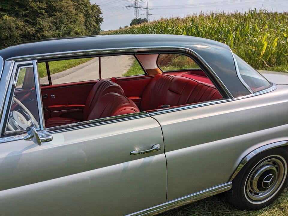 Mercedes Oldtimer W 111 Coupe in Waltrop