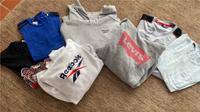 3 hoodies Reebok Levi’s + T Shirts Köln - Rath-Heumar Vorschau