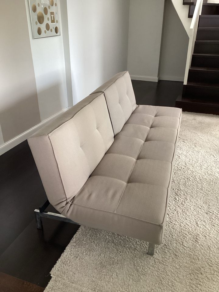 Design Sofa, mit Schlaffunktion in Hamburg