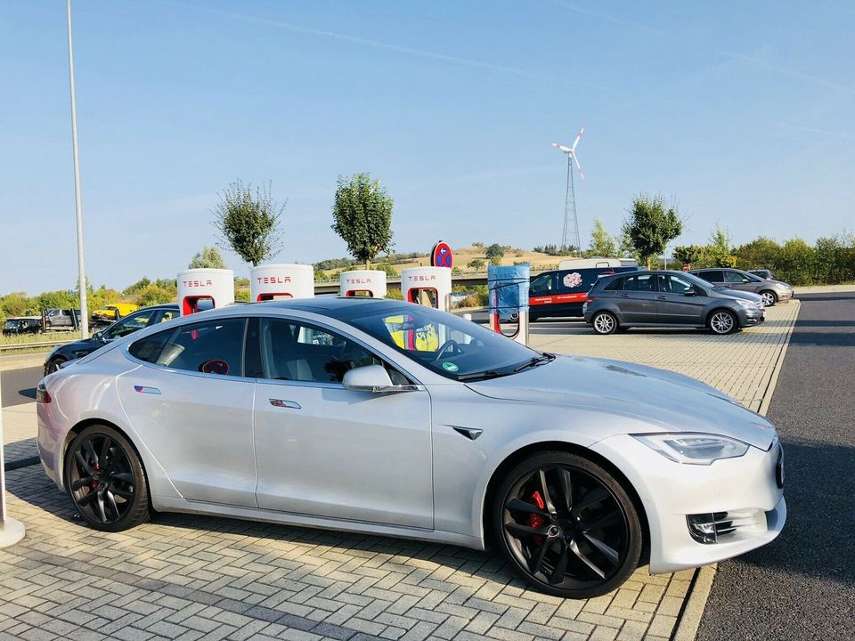 MIETEN - Tesla S P100DL Silber - eAuto Abo - Langzeitmiete in Friedrichsdorf