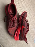Nike Turnschuhe Sneaker rot Gr.6,5/37,5 Hallenschuhe Bayern - Nittenau Vorschau