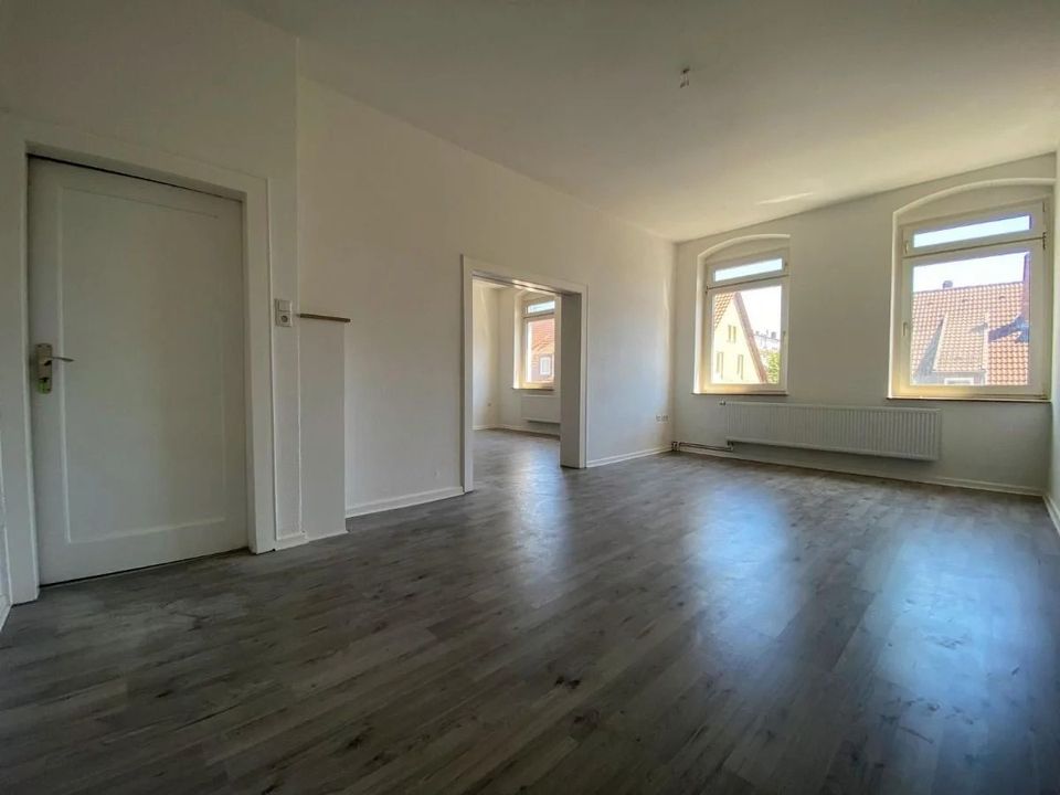 Modernisierte Wohnung mit 2,5 Zimmern sowie Balkon in Bahnhofsnähe! in Hildesheim