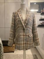 Blazer, Boucle bzw. Tweed Optik, 36, S, neuwertig Niedersachsen - Großefehn Vorschau