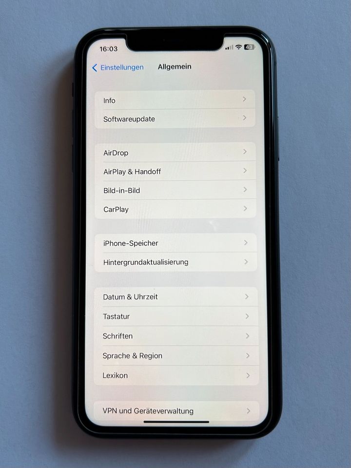 iPhone 11 schwarz in Montabaur