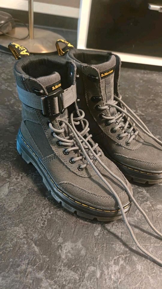 Dr Martens combs Tech unisex gr 38 in Bad Schmiedeberg