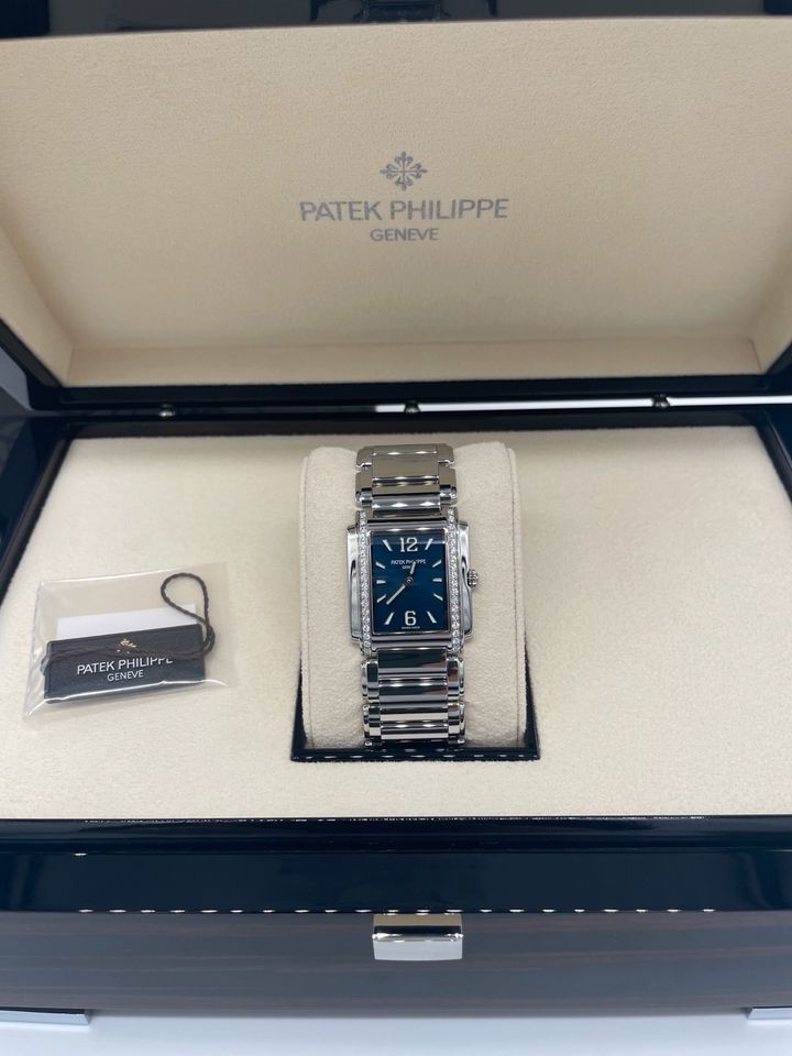 Patek Philippe Twenty-4 4910/1200A NEU in Berlin