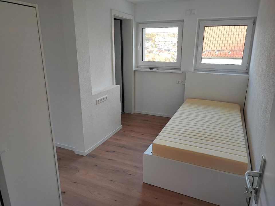 1,5 Zimmer möbiliert mit eigenem Balkon,Bad und WC ( Frauen WG) in Blaustein