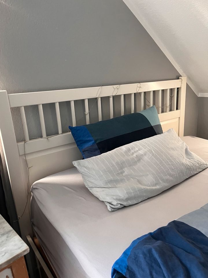 Ikea Hemnes Bett weiß in Kisdorf