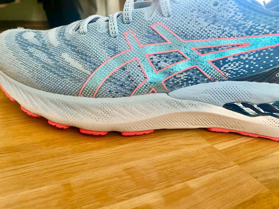 ASICS Gel Nimbus 23 Damen Laufschuh 43,5 in Essen