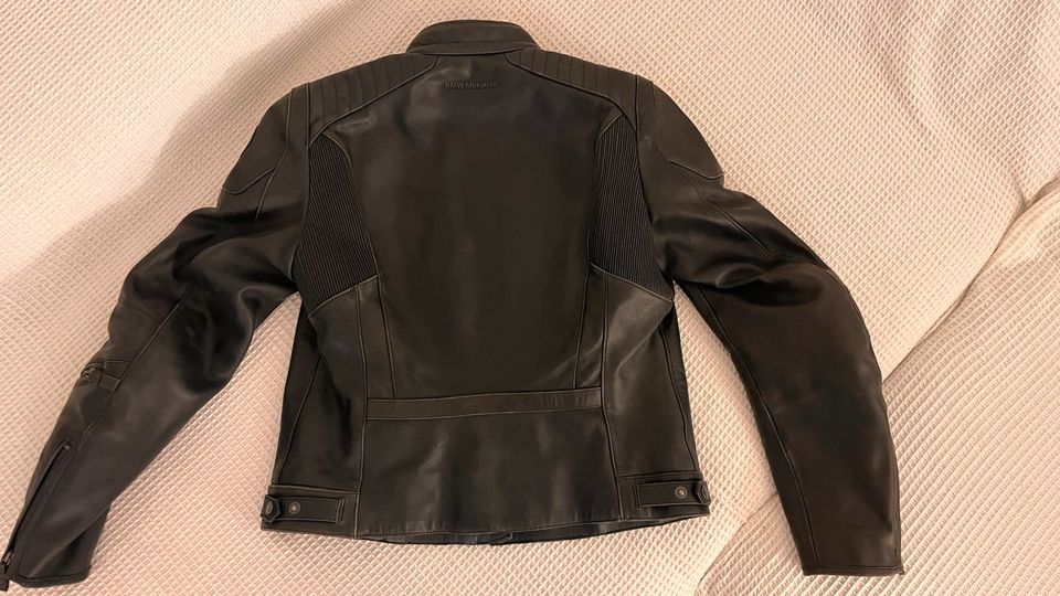 BMW Motorrad Lederjacke DarkNite schwarz Damen Gr. 40 TOP Zustand in Kraiburg am Inn