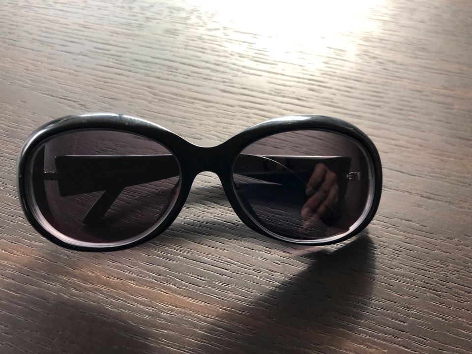 Armani Sonnenbrille Damen schwarz in Zirndorf