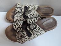 Schuhe Leopard  Schlappen Lazamani Plateau Pumps Gr.39 Nordrhein-Westfalen - Brilon Vorschau