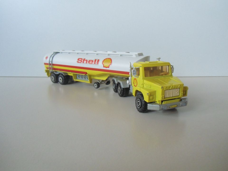 Majorette - Scania Tankzug Shell 1:60 in Köln