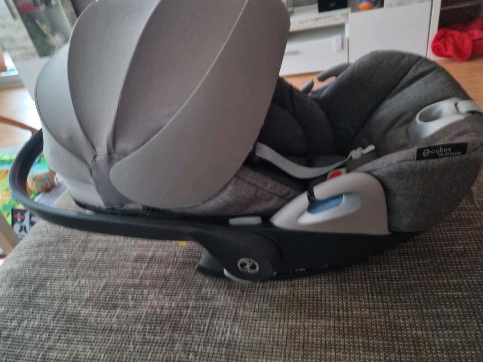 Babyschale von Cybex in Zirndorf