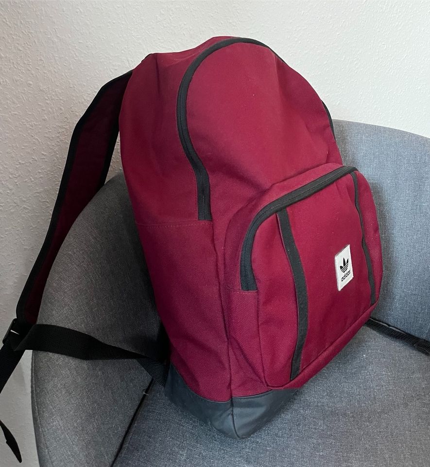 Roter Adidas Originals Rucksack in Glauchau