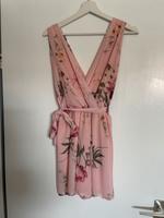Kurzer Jumpsuit Niedersachsen - Springe Vorschau