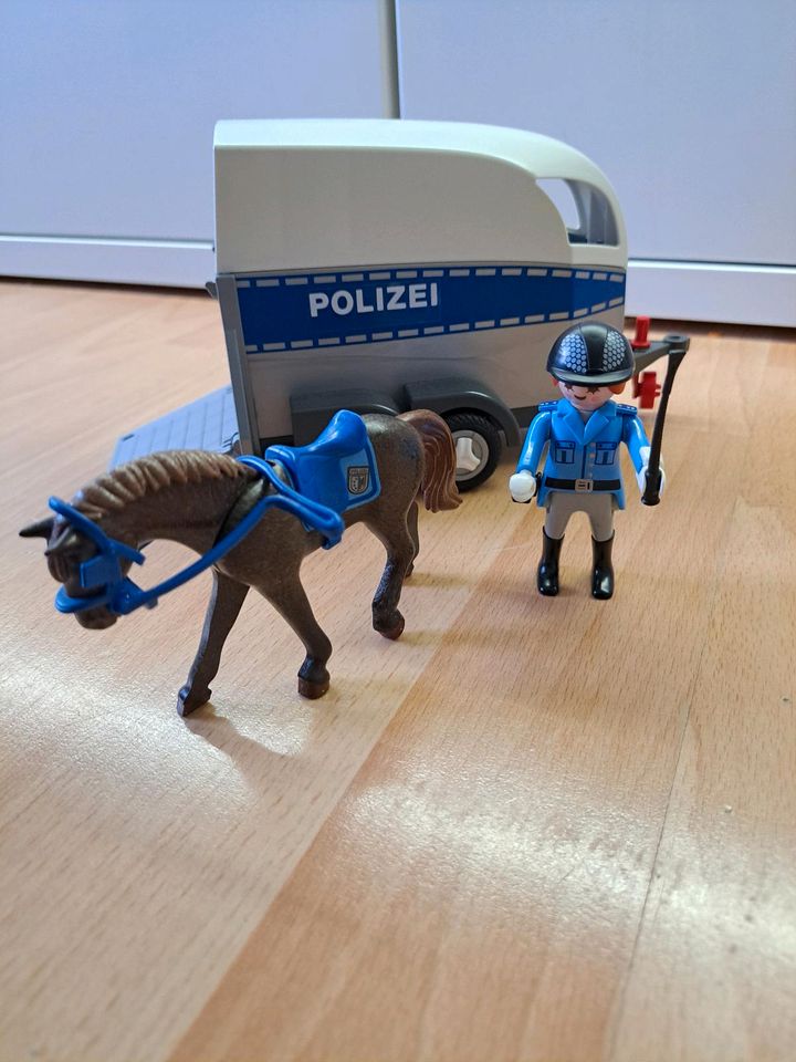 Playmobil Polizei Ferdeanhänger in Dresden