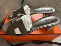 Hermes Oasis Sandalen Etoupe 40 NEU Sachsen-Anhalt - Magdeburg Vorschau