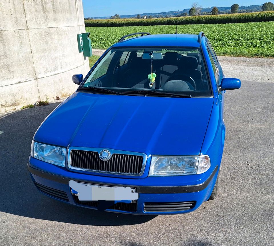 Skoda Octavia 1,6 in Weng