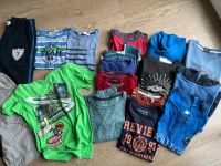 Kleiderpaket 122 t-Shirts, kurze Hose , langarm Shirt Nordrhein-Westfalen - Düren Vorschau