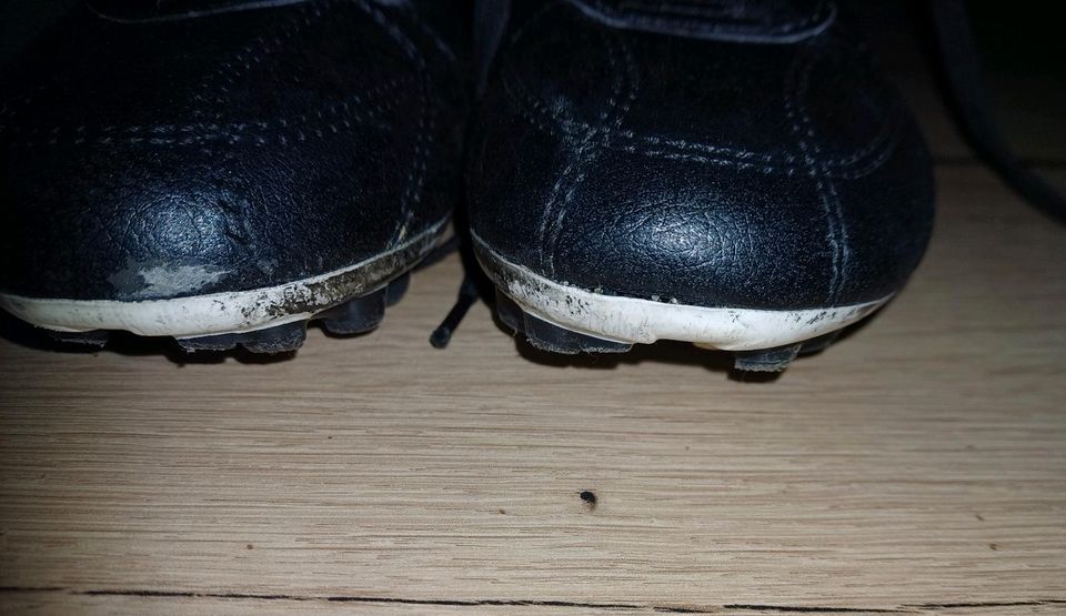 JAKO Fussballschuhe Gr 33 schwarz in Neunkirchen-Seelscheid