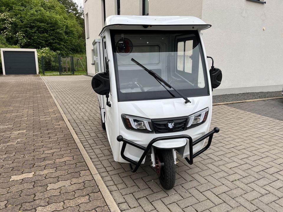 Lastendreirad Elektro mit Kofferaufbau, ähnlich Ape / Tuk Tuk in Saarwellingen