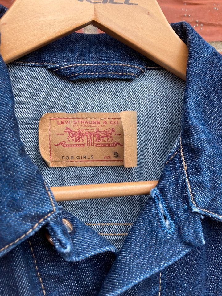 Jeansjacke Levi‘s S NEUWERTIG in Bleckede