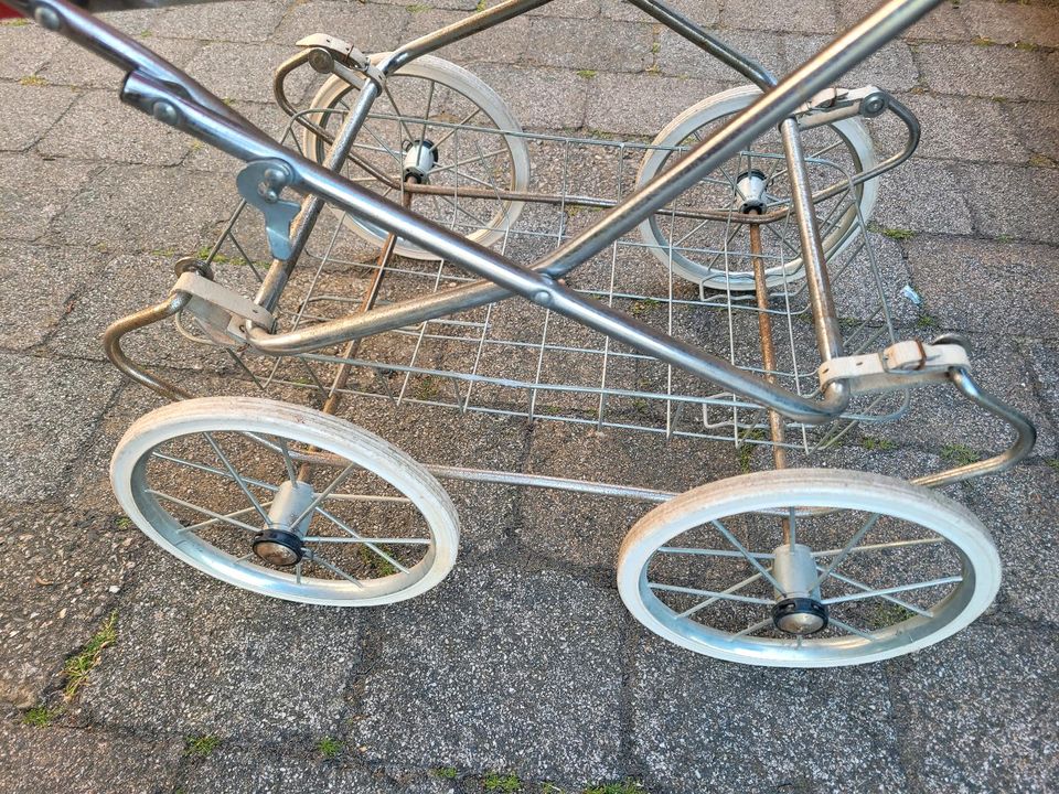 Retro Kinderwagen,Retro Puppenwagen in Espelkamp