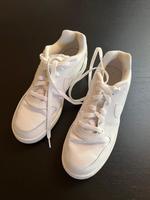 Nike Schuhe weiß Gr. 40 Bayern - Kienberg Vorschau