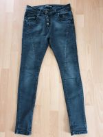 Jeans Größe 36 Marke Madonna small schwarz mit Knopfverschluss Hessen - Frielendorf Vorschau