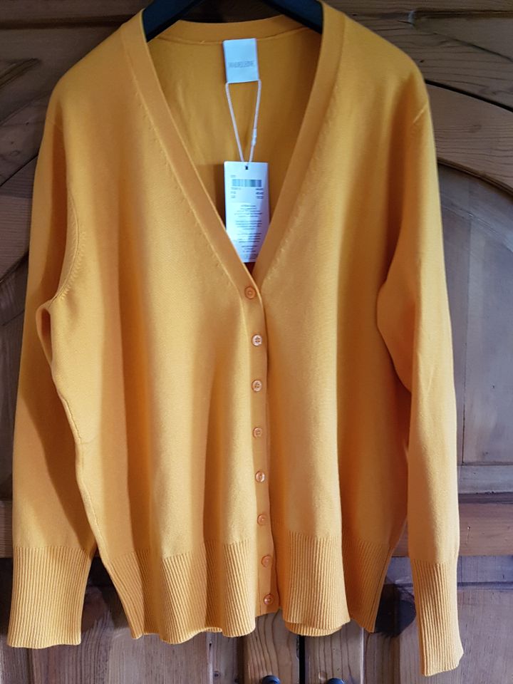 Strickjacke Madeleine orange neu mit Etikett Gr. 44/46 in Gottenheim